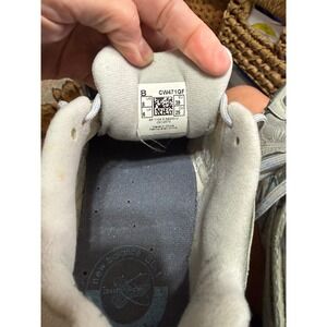 New Balance Womens Size 8 Grey Blue Running Shoes